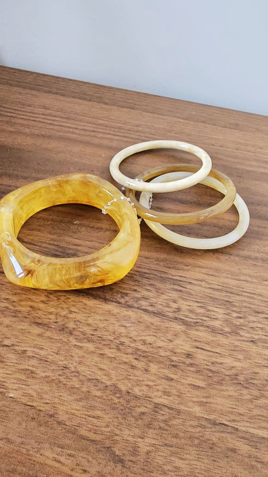 Pulseras de resina marrón