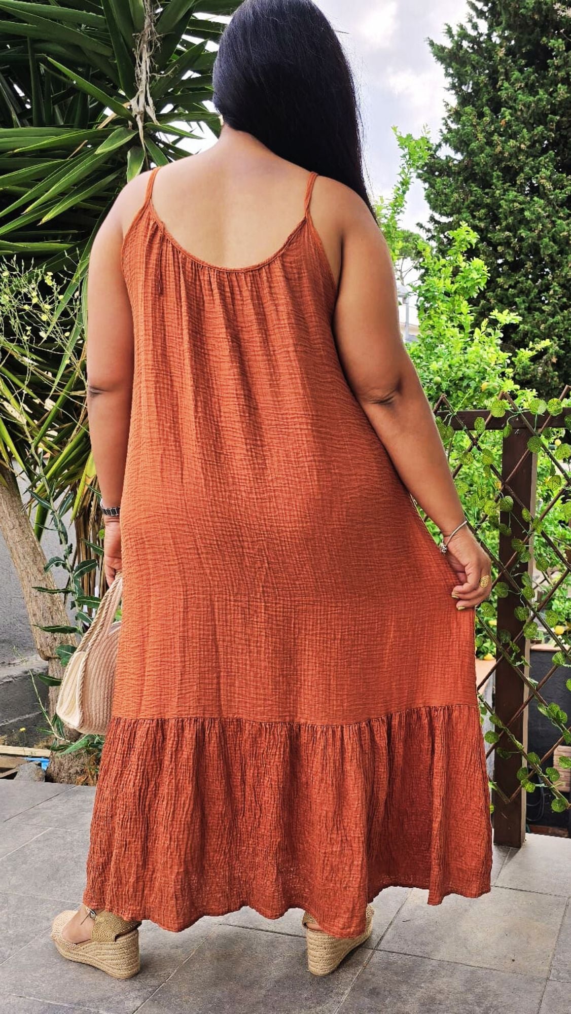 Vestido Liso Volante