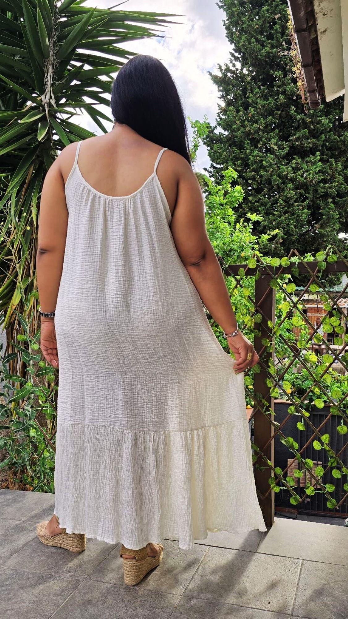 Vestido Liso Volante