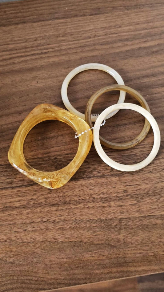 Pulseras de resina marrón